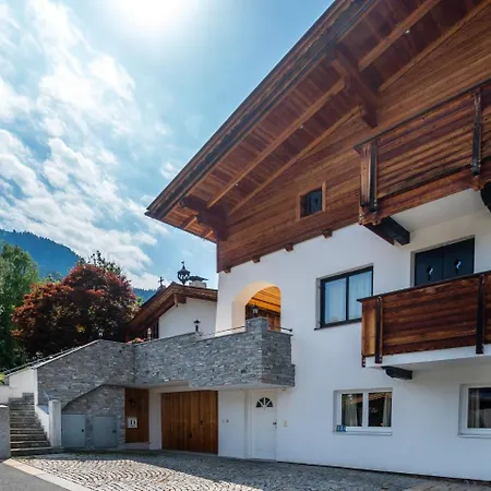 Apartment Near The Hahnenkamm Cable Car Kitzbuhel Exterior photo